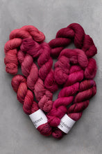 Load image into Gallery viewer, Ruffle - 4ply - Hand-dyed yarn