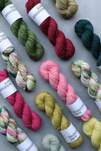 Load image into Gallery viewer, Mistletoe Kisses: 4ply