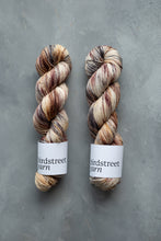 Load image into Gallery viewer, Spadger - 4ply - Hand-dyed yarn