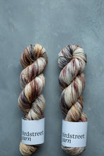 Load image into Gallery viewer, Spadger - 4ply - Hand-dyed yarn