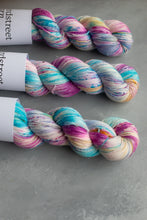 Load image into Gallery viewer, Still Frozen HD - 4ply sparkle