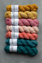 Load image into Gallery viewer, Peachie - 4ply - Hand-dyed yarn
