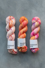 Load image into Gallery viewer, Sunshiiine! - 4ply - Hand-dyed yarn