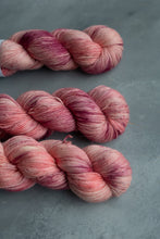 Load image into Gallery viewer, Tefiti - 4ply - Alpaca/silk/cashmere