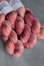 Load image into Gallery viewer, Tefiti - 4ply - Alpaca/silk/cashmere