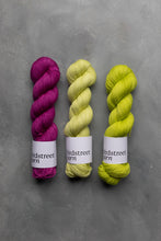 Load image into Gallery viewer, Zing - 4ply - Hand-dyed yarn