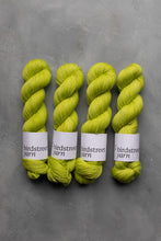 Load image into Gallery viewer, Zing - 4ply - Hand-dyed yarn