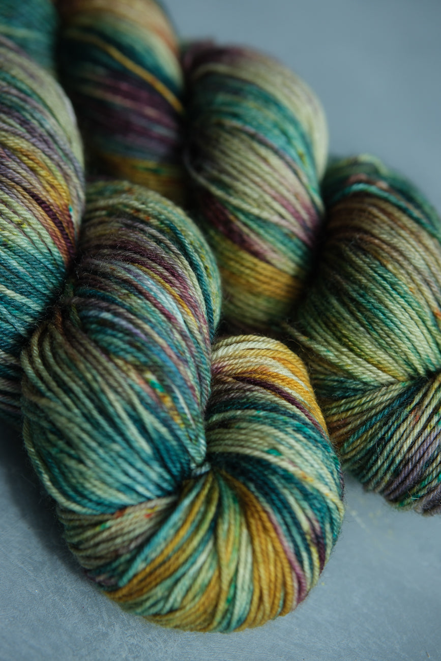 Falling With Style - 4ply - Hand-dyed yarn