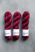 Load image into Gallery viewer, Chérie sparkle - 4ply - Hand-dyed yarn
