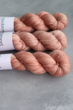 Load image into Gallery viewer, Geum - 4ply - Single XF Merino/Mohair
