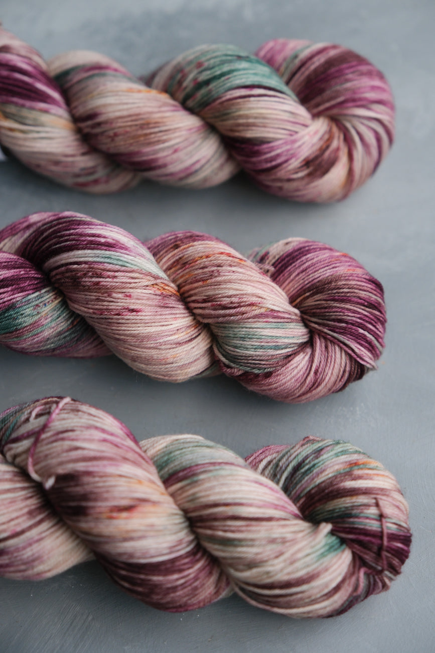 Hollywood Handshake - 4ply - Hand-dyed yarn
