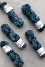 Load image into Gallery viewer, India Blue - DK - Boucle
