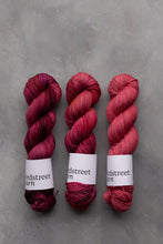 Load image into Gallery viewer, Ripple- 4ply - Hand-dyed yarn
