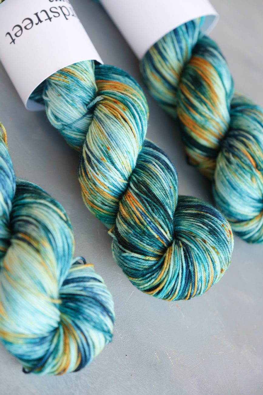 Zingfisher - 4ply - Hand-dyed yarn